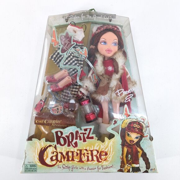 BRATZ Campfire PHOEBE Doll Cool Campin Accessories FLAW HARD TO FIND RARE NEW - Picture 2 of 11